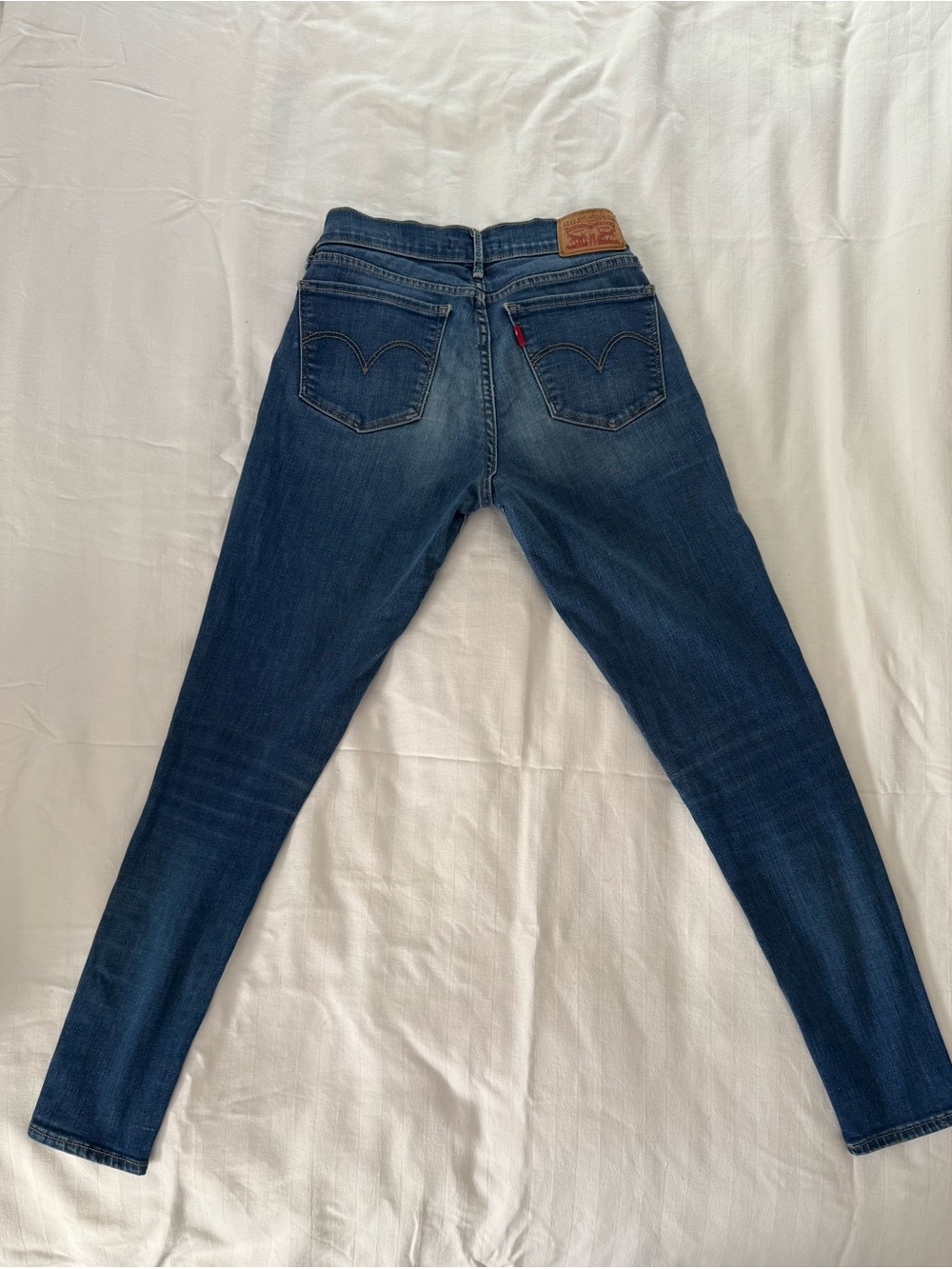 Levi's Women's Skinny Jeans in Medium Blue Wash